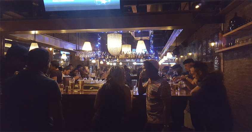 Joanna bar em Joanesburgo