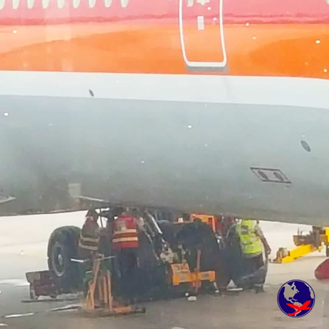 Troca de pneu do avião