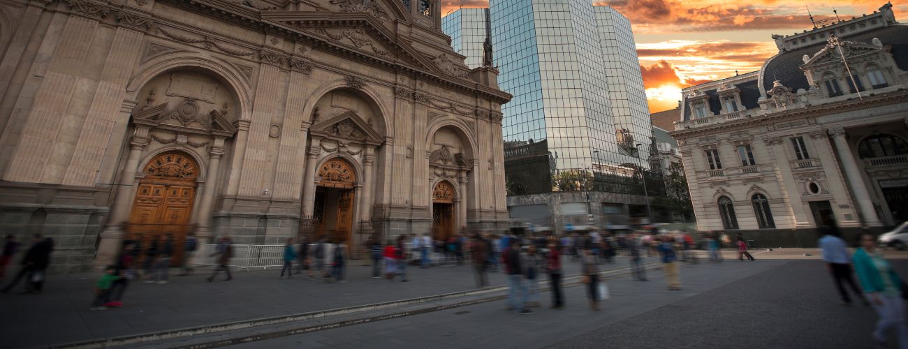 Cidade de Santiago no Chile: Dicas para escolher os melhores Free Walking Tour em Santiago