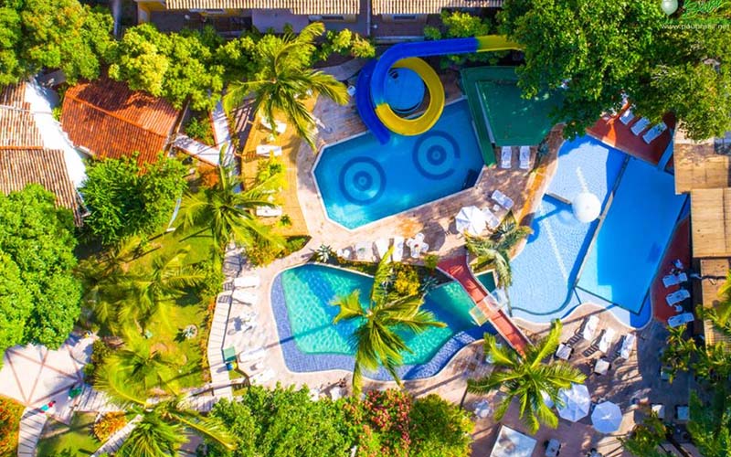 Vista aérea da Piscina do Resort Pau Brasil
