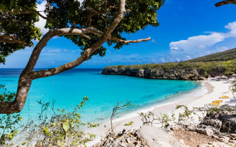 Por que é importante viajar segurado para Curaçao