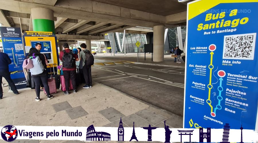 Guichê do centropuerto no desembarque internacional do Aeroporto de Santiago