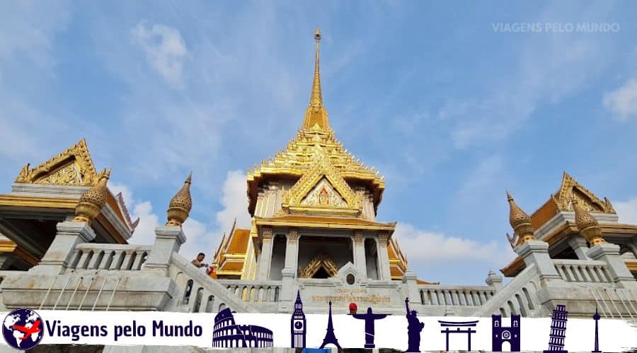 Entrada do Templo do Buda de Ouro em Bangkok