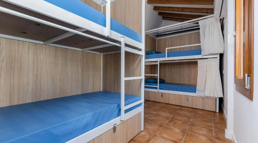 Quarto do tipo beliche do Urban Hostel em Palma de Mallorca