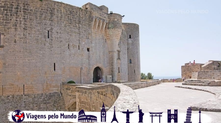 Entrada do Castelo de Bellver em Palma 