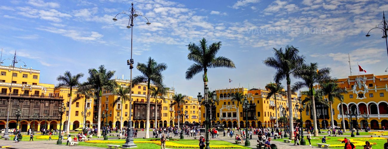 Plaza de Armas no centro histórico de Lima