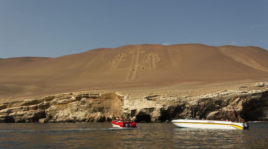 Passeio de barco para conhecer as Ilhas Ballestas em Paracas