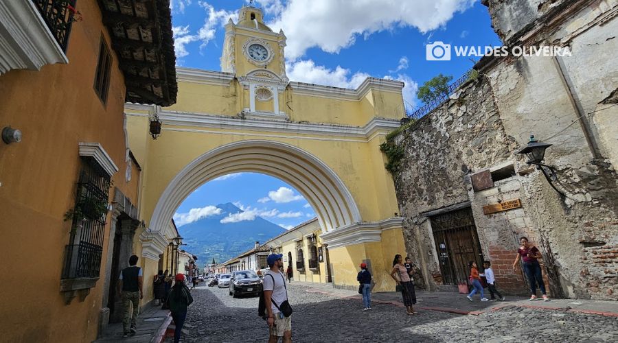 Arco de Santa Catalina em Antígua na Guatemala