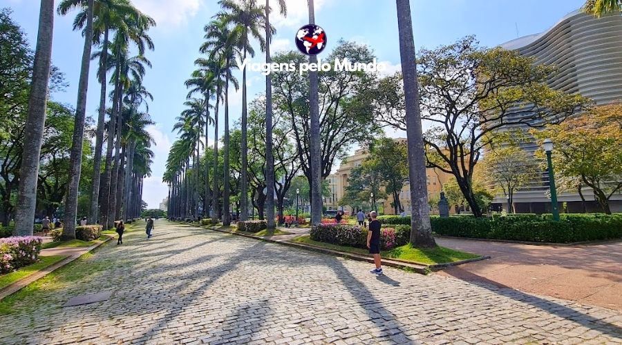 Praça da Liberdade em Belo Horizonte, uma das cidades para conhecer no Brasil.