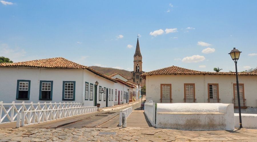 Rua do centro histórico de Goiás Velho.